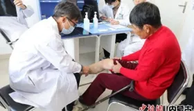 包钢医院联合多家北京知名医院开展大型义诊，推进京蒙医疗合作惠及鹿城百姓