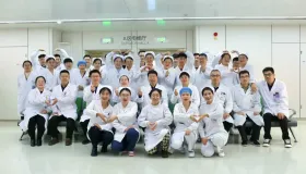 山东大学齐鲁医院神经外科李刚教授团队10月31日来潍坊市人民医院义诊