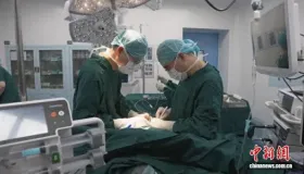 武汉同济医院专家团队采用无管微创技术实施肺癌根治术，优势多应用广