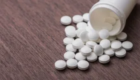 二甲双胍为何被誉为 “抗衰神药”？这款 “老药” 对身体 6 方面改变及适用人群有哪些？