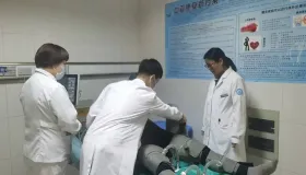 体外反搏为何被称为老年心脏康复 “理想选择”？哪些老年患者适用？有何注意事项？