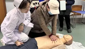 心梗救治日，武汉市第三医院现场教学心肺复苏