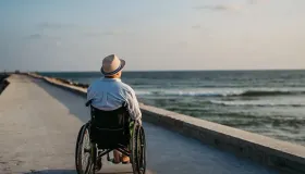 一爷叔疼痛难忍，差点截肢！医生：正值高发期！不是关节的锅…