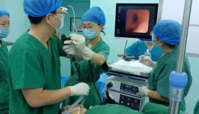 太牛了！65 岁脑梗患者卡了半年的管，医生一招 “大扫除” 就拔了！