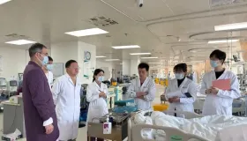 一针“瘦脸”险丧命！女子误信路边店注射肉毒素，被送进ICU抢救