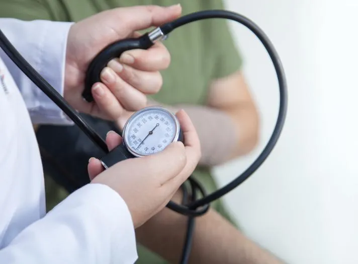 冬季高血压患者注意！吃了降压药并非万事大吉，这 7 个隐患或危及生命