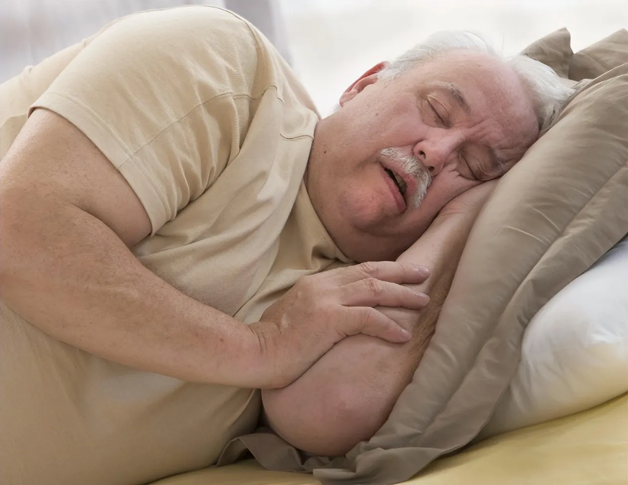 68 岁老人晨练引发热议：揭秘决定寿命的“长寿密码”，这 5 条忠告你做到了吗？