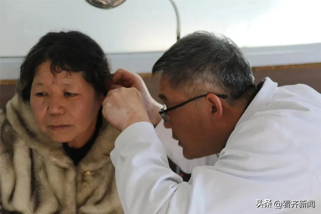 齐医附属一院“医疗天团”走进龙江二院，调研义诊为百姓送“三甲水准”医疗服务