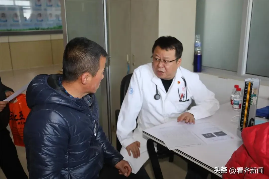 齐医附属一院“医疗天团”走进龙江二院，调研义诊为百姓送“三甲水准”医疗服务