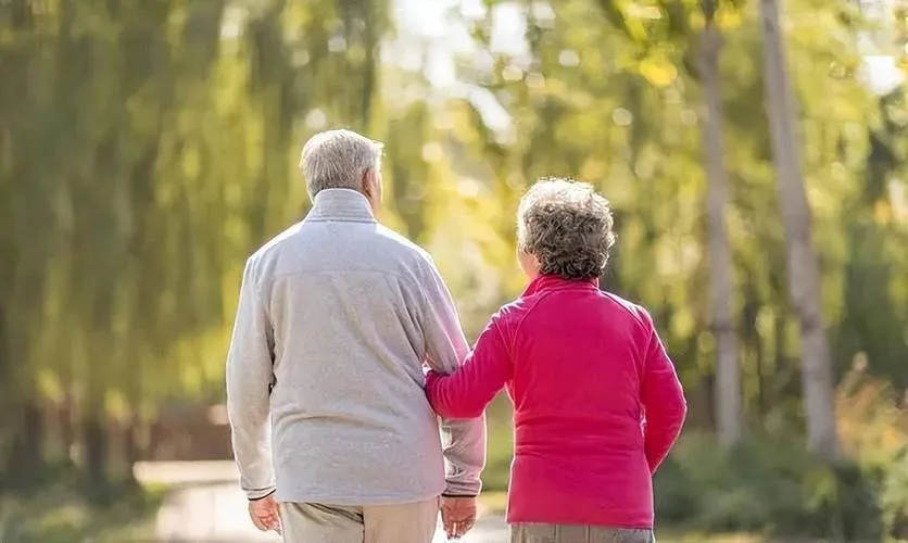 二甲双胍为何被誉为“抗衰神药”？这款“老药”对身体 6 方面改变及适用人群有哪些？