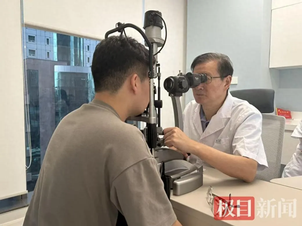 湖北爱尔眼科李拓教授如何打造顶级眼科团队?又怎样以仁心医术为患者点亮光明? 湖北爱尔眼科李拓教授如何打造顶级眼科团队?又怎样以仁心医术为患者点亮光明?