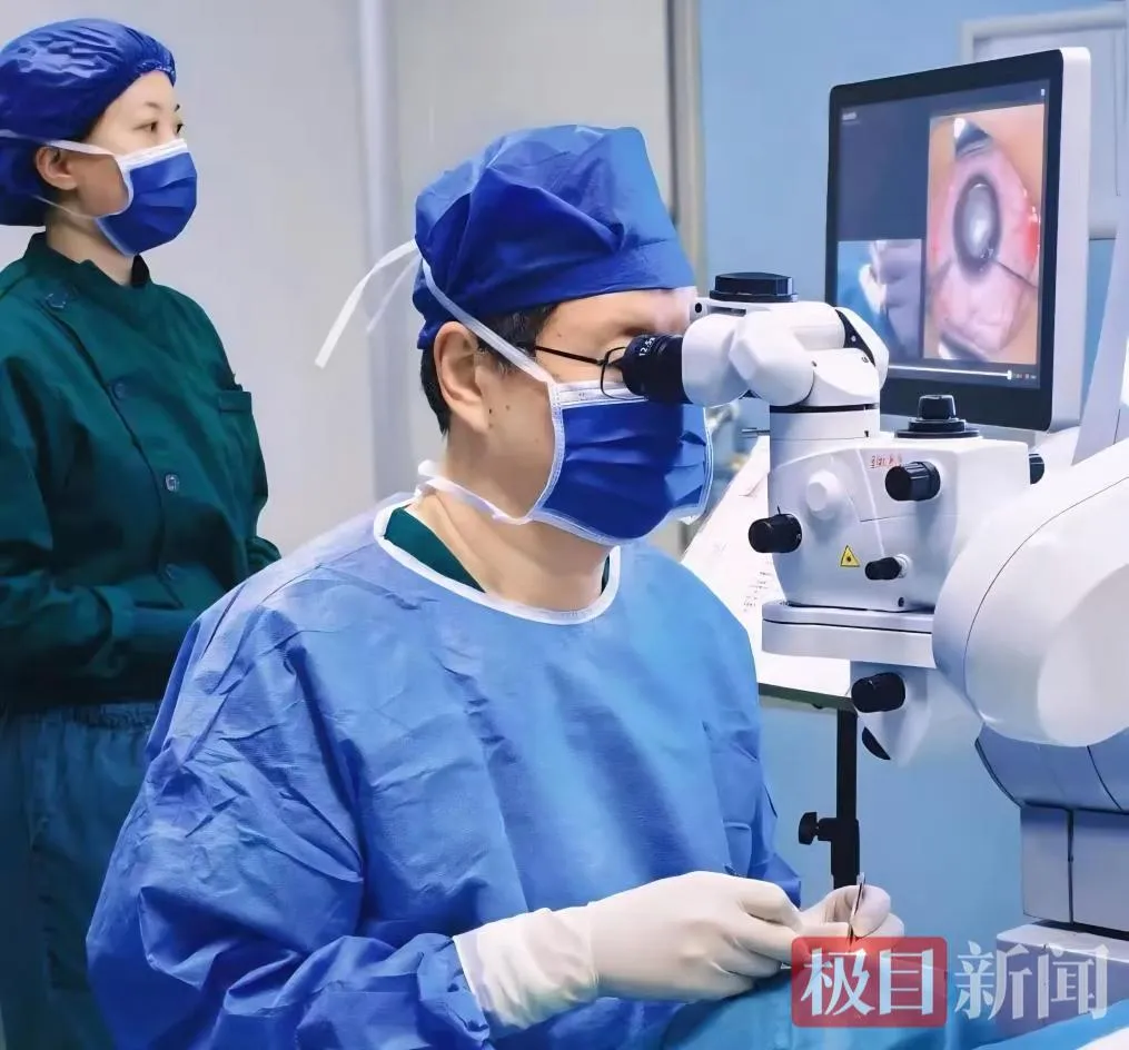 湖北爱尔眼科李拓教授如何打造顶级眼科团队?又怎样以仁心医术为患者点亮光明? 湖北爱尔眼科李拓教授如何打造顶级眼科团队?又怎样以仁心医术为患者点亮光明?