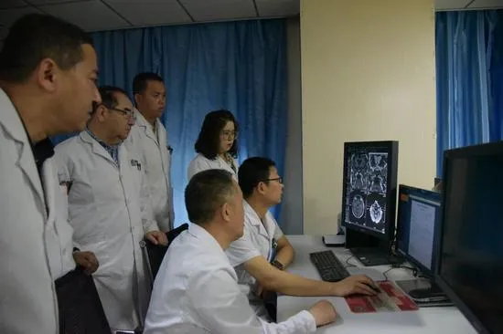 基层焕新 + 援疆助力 和田破解“看病难”筑牢全民健康防线 基层焕新 + 援疆助力 和田破解“看病难”筑牢全民健康防线