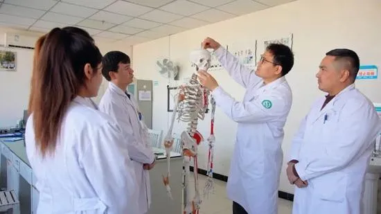 基层焕新 + 援疆助力 和田破解“看病难”筑牢全民健康防线 基层焕新 + 援疆助力 和田破解“看病难”筑牢全民健康防线