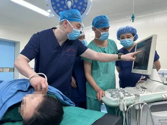 基层焕新 + 援疆助力 和田破解“看病难”筑牢全民健康防线 基层焕新 + 援疆助力 和田破解“看病难”筑牢全民健康防线