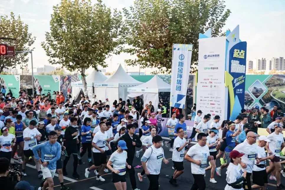 10 个救护点 + 8 辆救护车,普陀为 TopRun10 公里精英赛筑牢医疗安全防线 10 个救护点 + 8 辆救护车,普陀为 TopRun10 公里精英赛筑牢医疗安全防线