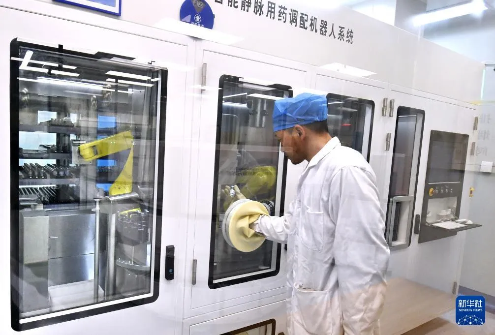 - 医疗智慧化加速！安贞医院 25 款医疗机器人上岗，A 股港股医疗板块同步走强