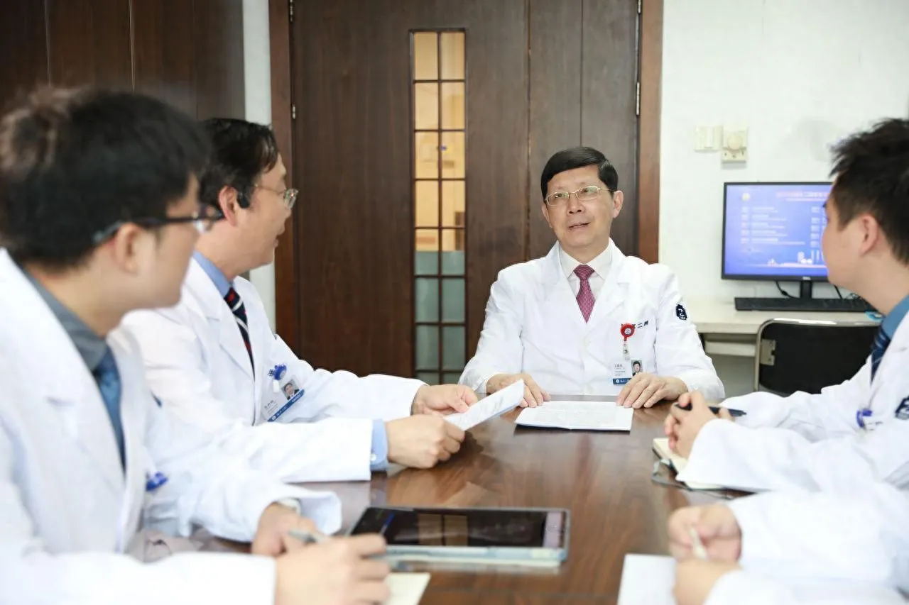 全国政协委员王建安今年提案聚焦脑机接口，面对转化挑战有哪些建议来惠及群众？