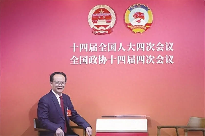 - 耿福能代表：建议专项补助发力 AI 医疗 筑牢基层卫生服务“网底”