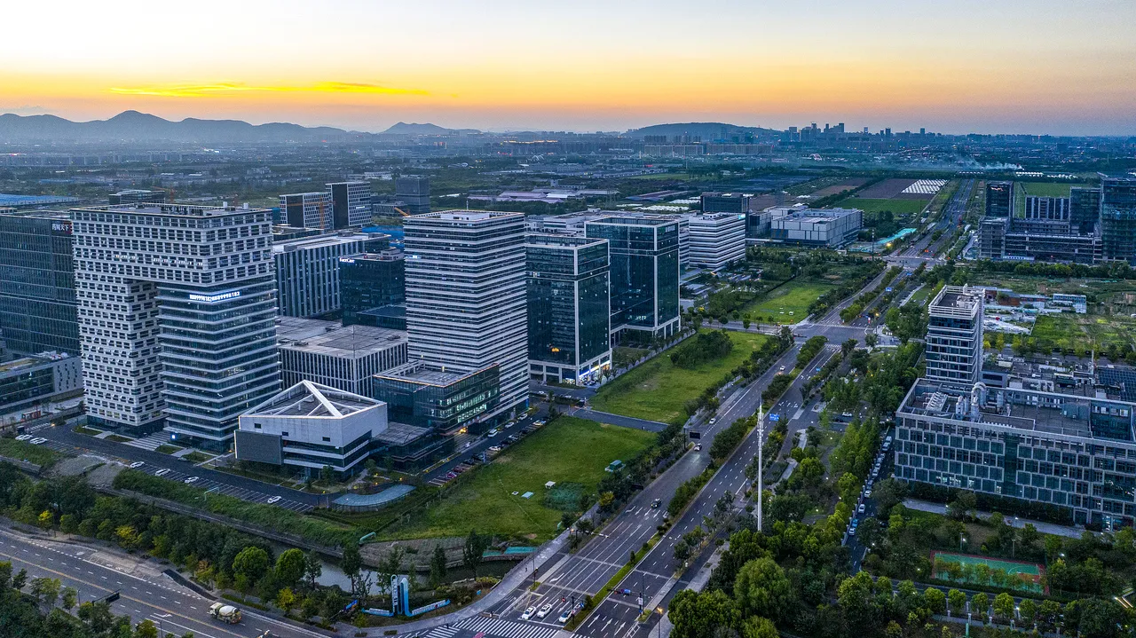 斩获 20 余项国际大奖，谭蔚泓院士深耕分子医学，赋能精准诊疗