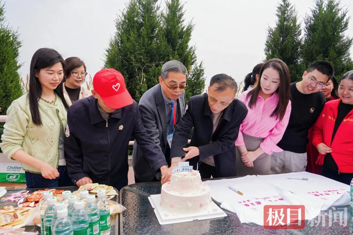 樱花下的生命重生！协和医院肺移植患者联谊 术后 5 年患者漫步赏樱