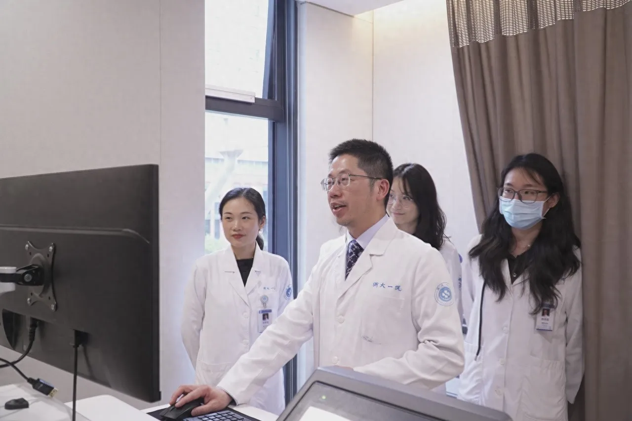 从 AI 识别到深部脑刺激 浙大一院胡少华团队为全球双相障碍患者带来新希望